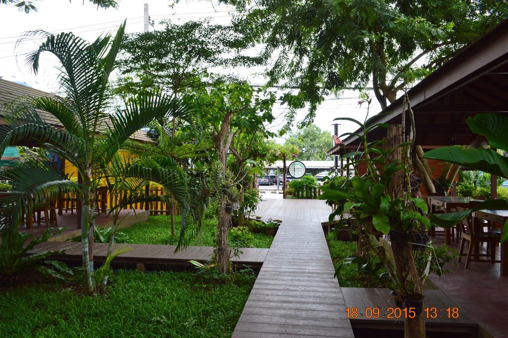 La Paillote Guest House Rayong Exterior foto