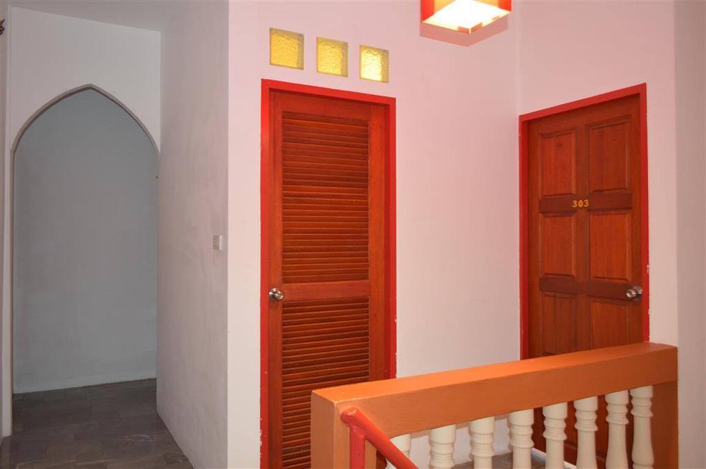 La Paillote Guest House Rayong Exterior foto
