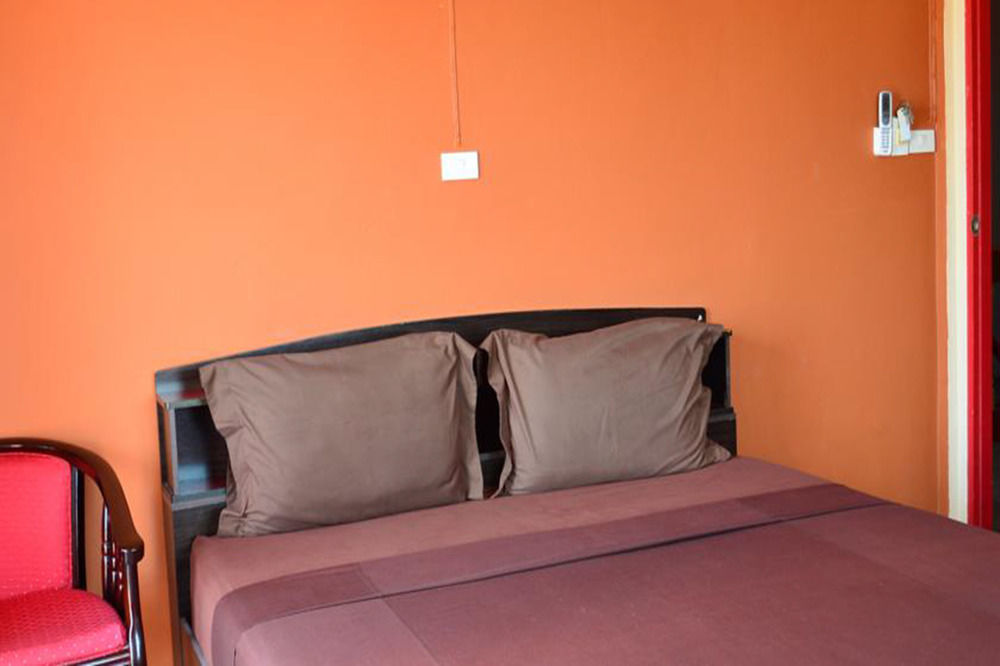 La Paillote Guest House Rayong Exterior foto